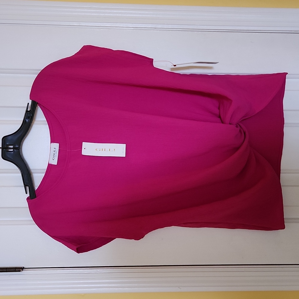 Gilli Size L NWT Top
